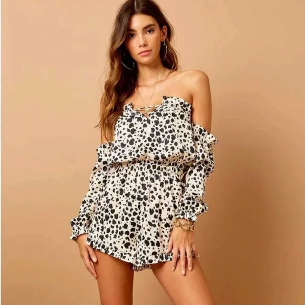 EUC Beach Bunny Off-Shoulder 3/4 Sleeve Tanner Leopard Romper - Picture 1 of 15